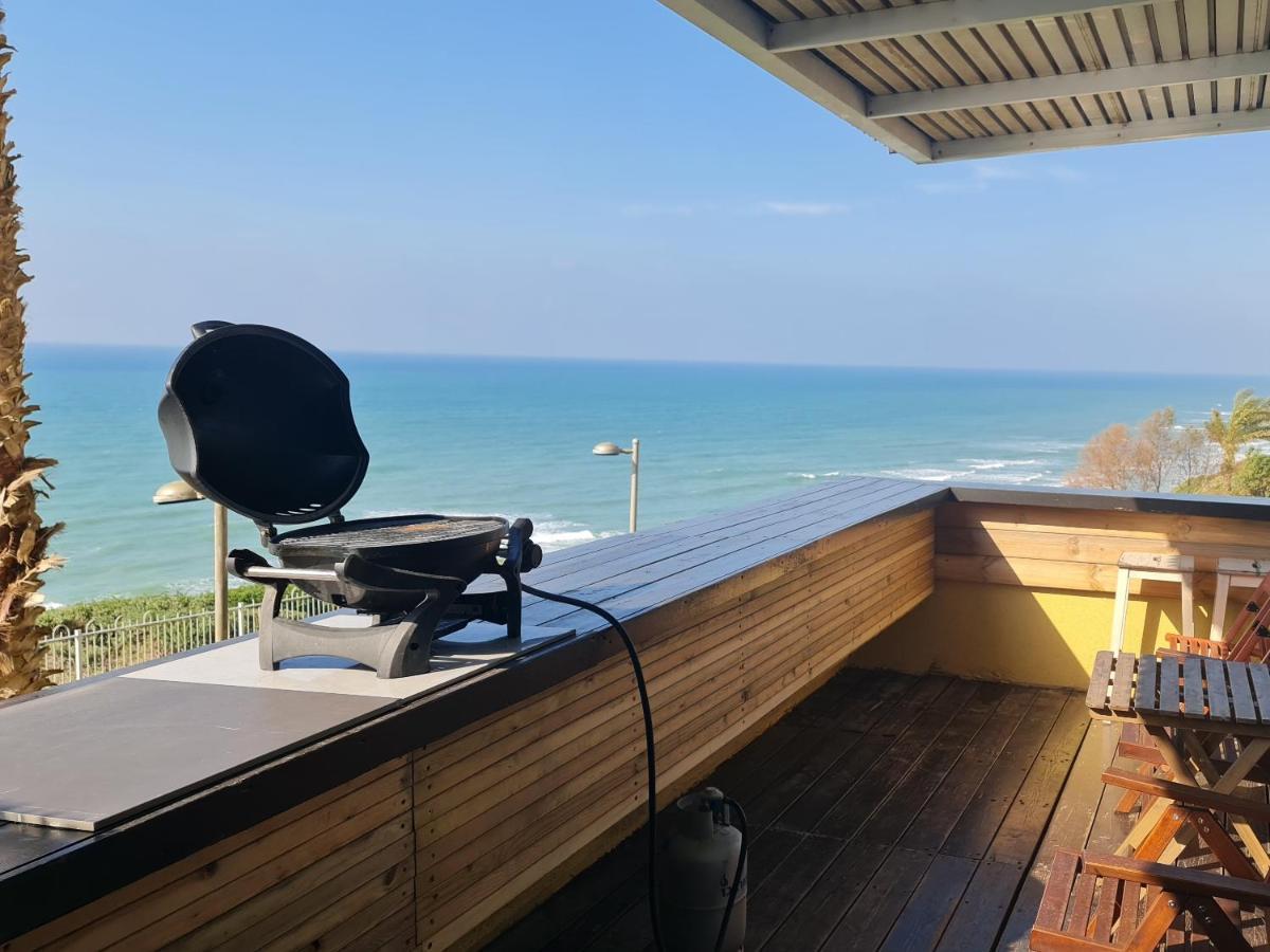 Magic On The Sea-Suites With A Private Jacuzzi And A Private Sea View نتانيا المظهر الخارجي الصورة