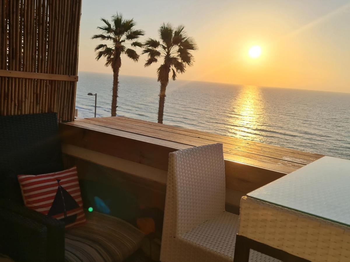 Magic On The Sea-Suites With A Private Jacuzzi And A Private Sea View نتانيا المظهر الخارجي الصورة