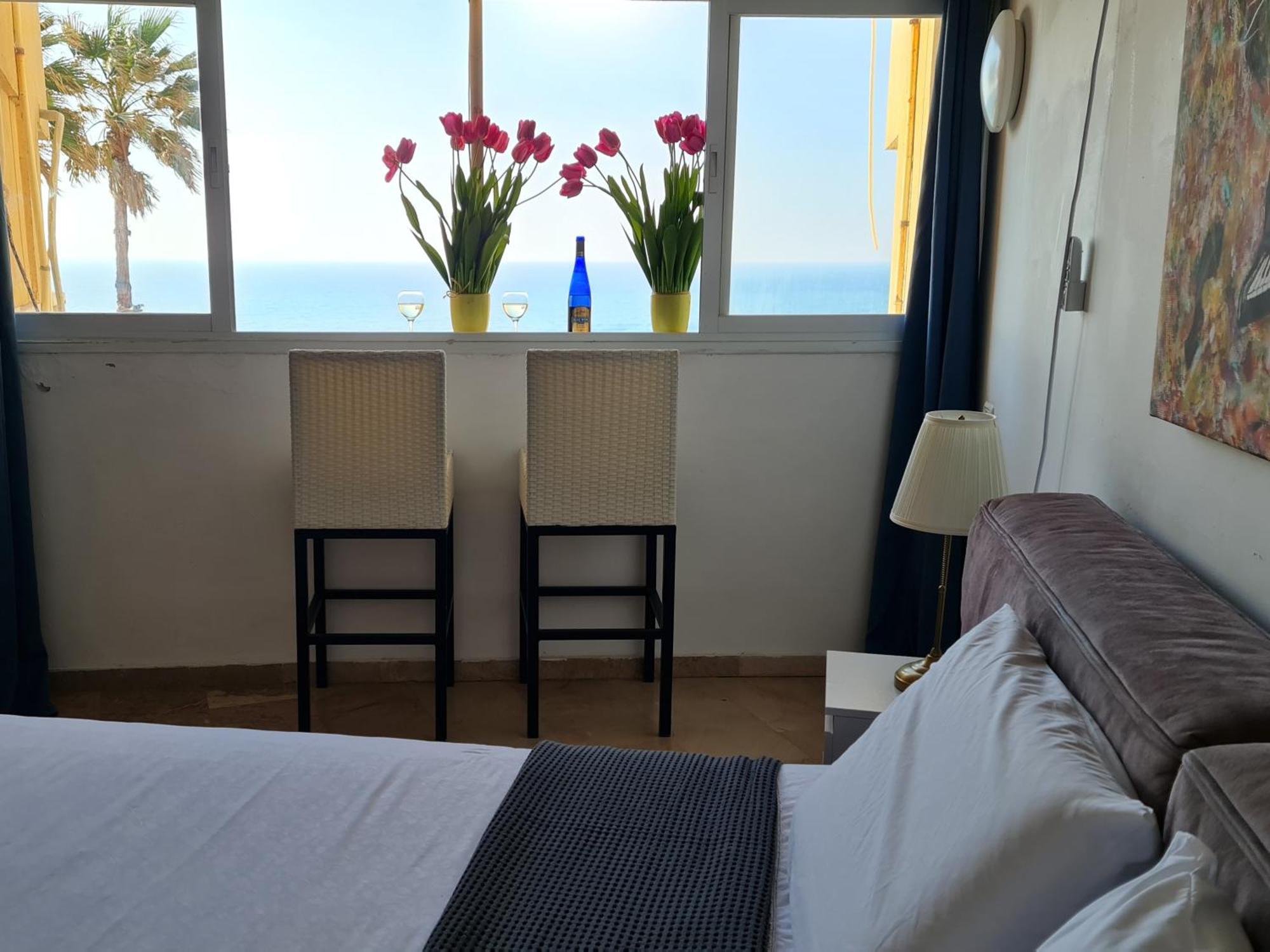 Magic On The Sea-Suites With A Private Jacuzzi And A Private Sea View نتانيا الغرفة الصورة
